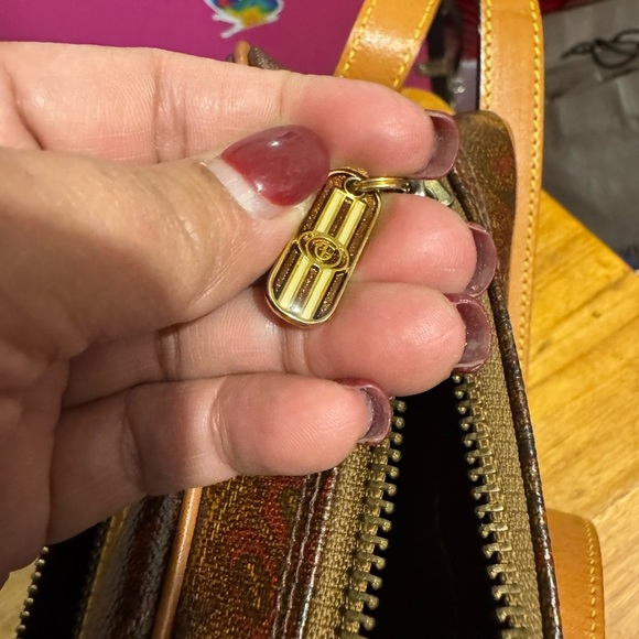 GF LeatherBag - Picture 11 of 13